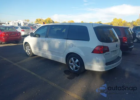 2010 Volkswagen Routan Sel from USA, damaged, VIN 2V4RW5DX6AR166790